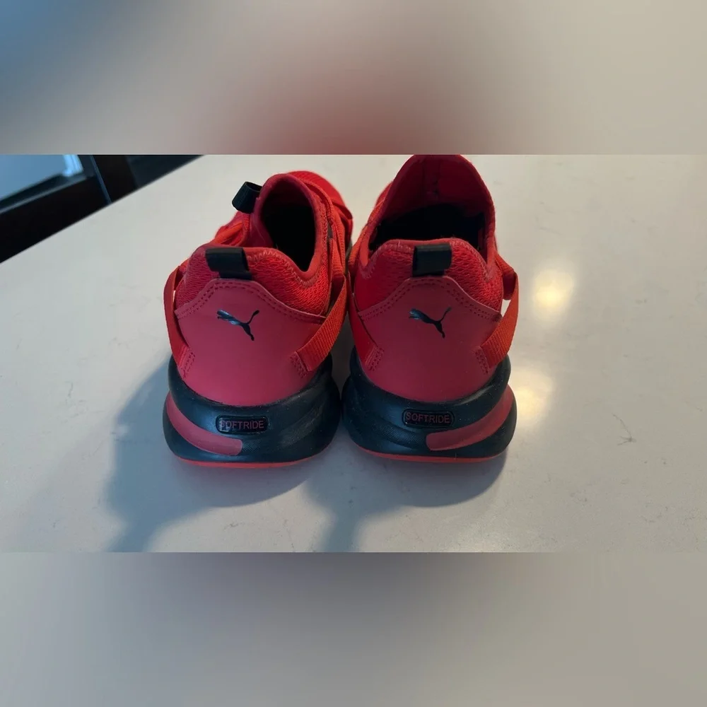 Puma Red women’s Mesh Sneakers with Black Details size 9